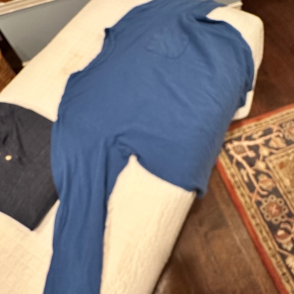 Two long sleeve Goodfellow T shirts - Picture 4 of 6